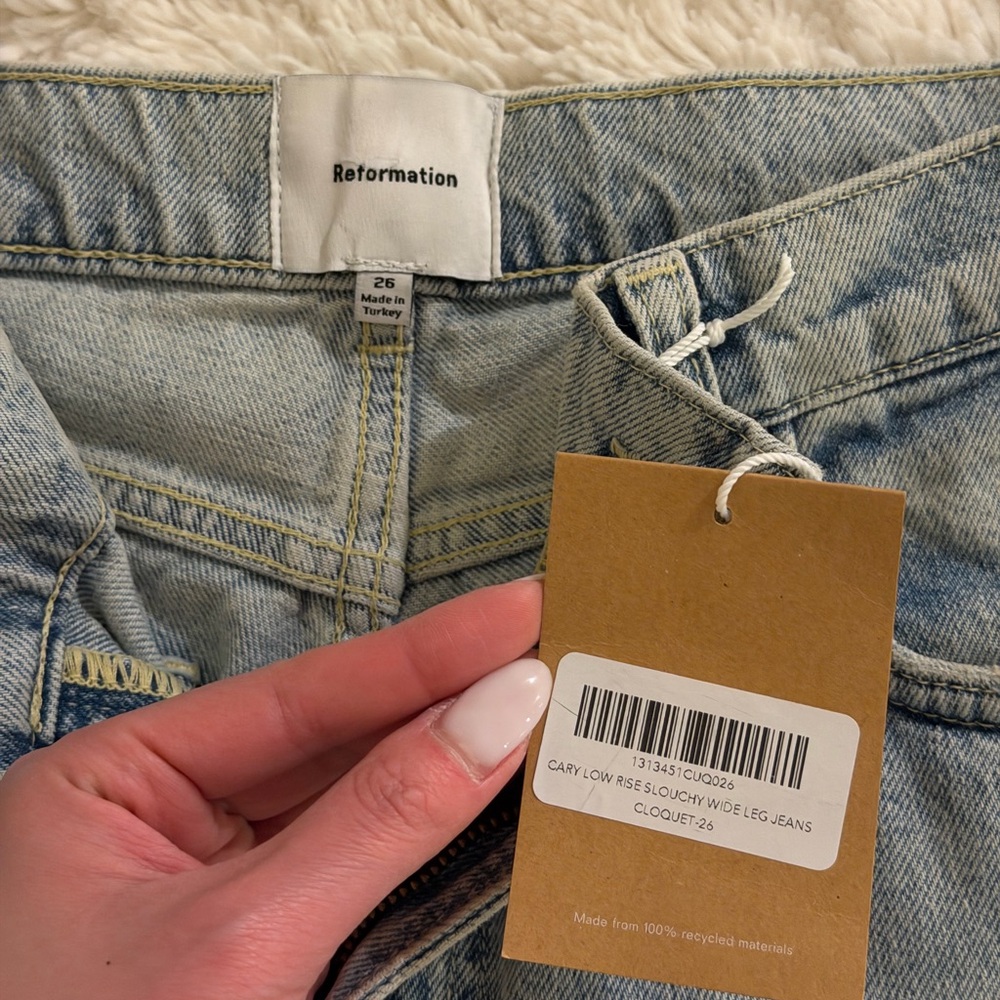 REFORMATION Cary Low Rise Slouchy Wide Leg Short Jeans - Cloquet - Picture 6 of 9